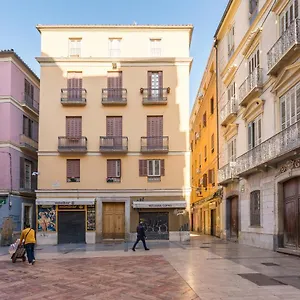 At Mitjana Plaza , Málaga Spagna